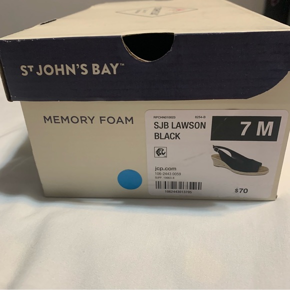 St. John's Bay Memory Foam Slingback Sandals. Size 7. Black with buckle. - Picture 5 of 15